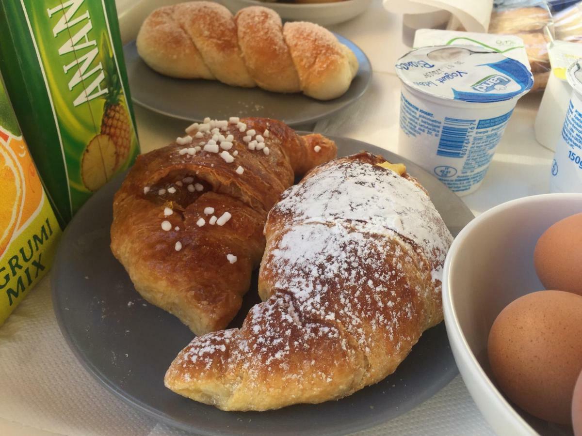 A Casa Di Giuseppe 2 Bed & Breakfast Carini Eksteriør bilde